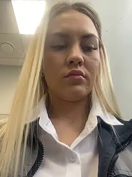 Snapshot of DreamGirl-777 chatting on January 22, 7:25 am DreamGirl-777 online show from January 22, 7:25 am