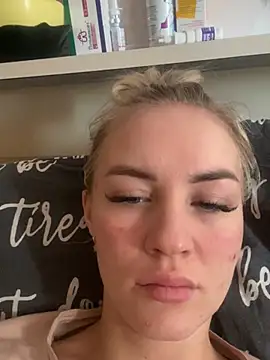 Snapshot of DreamGirl-777 chatting on January 25, 9:04 am DreamGirl-777 online show from January 25, 9:04 am