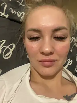 Snapshot of DreamGirl-777 chatting on February 1, 5:26 pm DreamGirl-777 online show from February 1, 5:26 pm