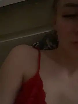 Snapshot of DreamGirl-777 chatting on February 5, 12:06 pm DreamGirl-777 online show from February 5, 12:06 pm