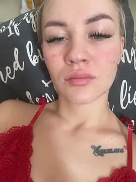 Snapshot of DreamGirl-777 chatting on February 6, 7:35 am DreamGirl-777 online show from February 6, 7:35 am