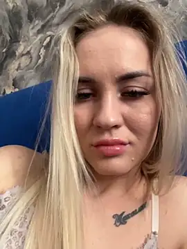 Snapshot of DreamGirl-777 chatting on March 18, 12:47 pm DreamGirl-777 online show from March 18, 12:47 pm