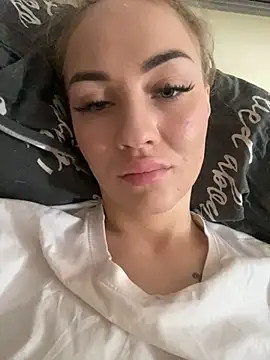 Snapshot of DreamGirl-777 chatting on March 20, 9:26 am DreamGirl-777 online show from March 20, 9:26 am