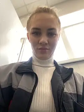 Snapshot of DreamGirl-777 chatting on March 21, 8:06 am DreamGirl-777 online show from March 21, 8:06 am