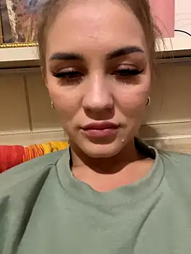 Snapshot of DreamGirl-777 chatting on September 14, 2:05 pm DreamGirl-777 online show from September 14, 2:05 pm