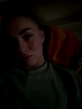 Snapshot of DreamGirl-777 chatting on September 17, 2:52 pm DreamGirl-777 online show from September 17, 2:52 pm