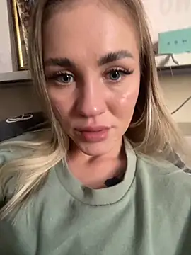 Snapshot of DreamGirl-777 chatting on September 25, 12:53 pm DreamGirl-777 online show from September 25, 12:53 pm