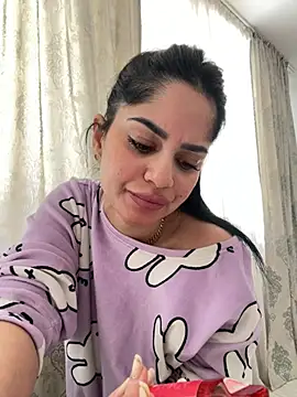  adelle online show from February 22, 11:09 am