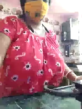 Snapshot of Kayra_34 chatting on January 31, 2:37 am Kayra 34 online show from January 31, 2:37 am