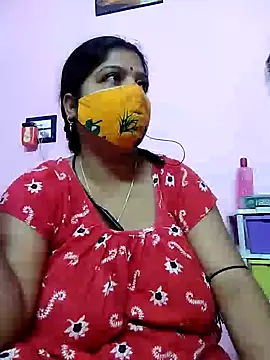 Snapshot of Kayra_34 chatting on February 7, 6:24 pm Kayra 34 online show from February 7, 6:24 pm