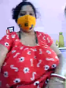Snapshot of Kayra_34 chatting on February 17, 9:35 am Kayra 34 online show from February 17, 9:35 am