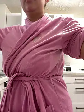 magical mia online show from July 13, 7:33 am