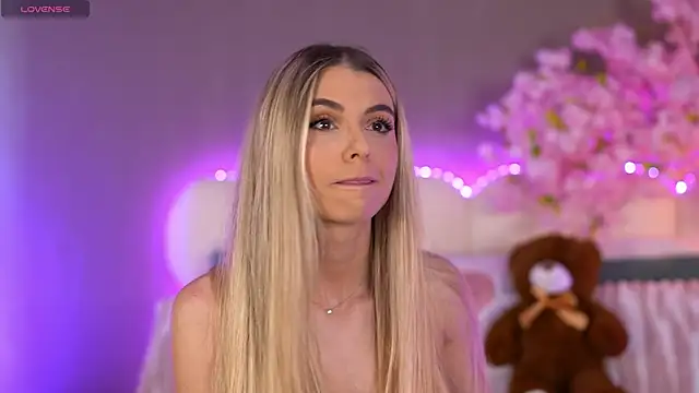 HaileyMadow online show from May 29, 7:28 am
