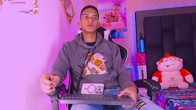 dilan alfonzo online show from February 24, 1:09 pm