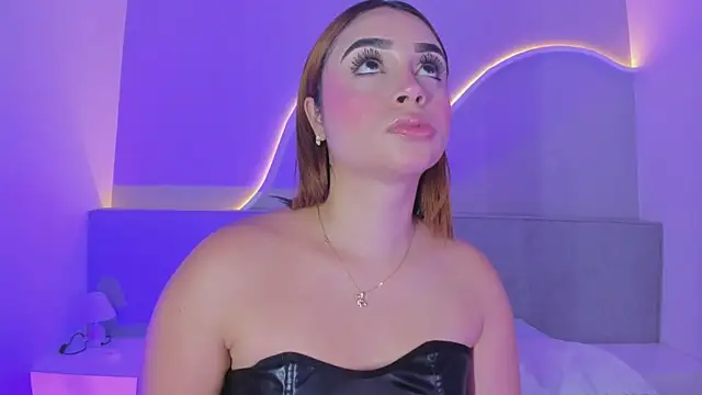 Snapshot of sophia_98 chatting on August 1, 7:57 pm sophia 98 online show from August 1, 7:57 pm