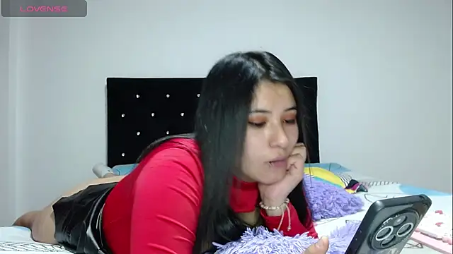 Snapshot of Zasha_Kaira chatting on May 14, 11:22 pm Zasha Kaira online show from May 14, 11:22 pm