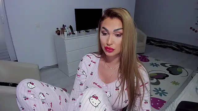 GlossyDiamondX online show from February 3, 7:29 am