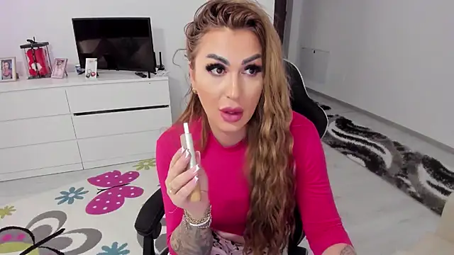 GlossyDiamondX online show from March 19, 12:45 pm