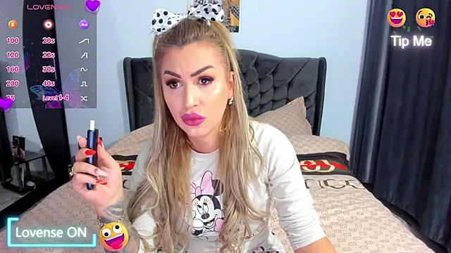 GlossyDiamondX online show from January 14, 3:45 am