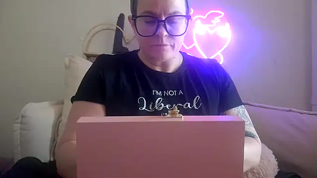 quinnmariexo online show from February 9, 7:07 pm