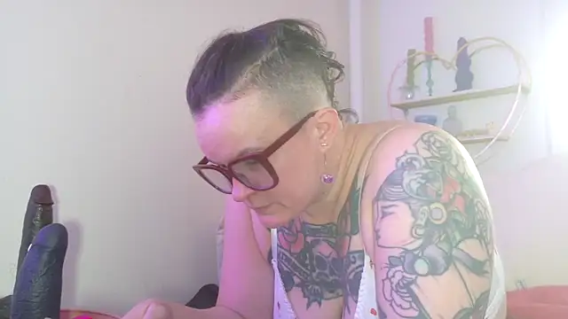 quinnmariexo online show from March 20, 8:35 pm