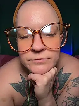 quinnmariexo online show from May 23, 7:40 pm