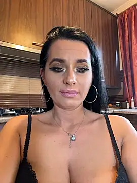 Hotmomcheckk  online show from February 5, 8:08 am