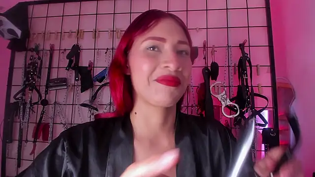 Snapshot of charrlotte_quinn chatting on January 19, 3:38 pm charrlotte quinn online show from January 19, 3:38 pm