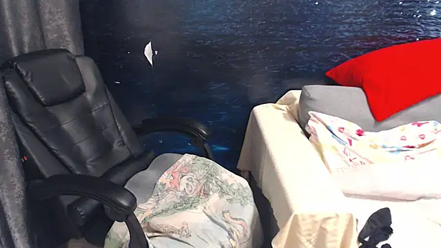 LadyAverrySquirt11 online show from February 13, 3:56 pm