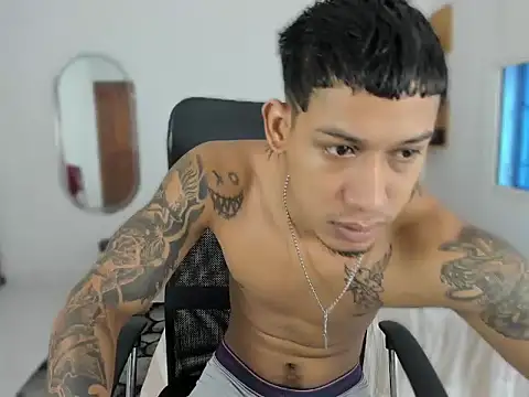 Snapshot of slim_master12 chatting on September 12, 12:05 pm slim master12 online show from September 12, 12:05 pm