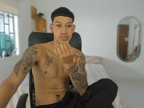 Snapshot of slim_master12 chatting on September 24, 1:36 pm slim master12 online show from September 24, 1:36 pm