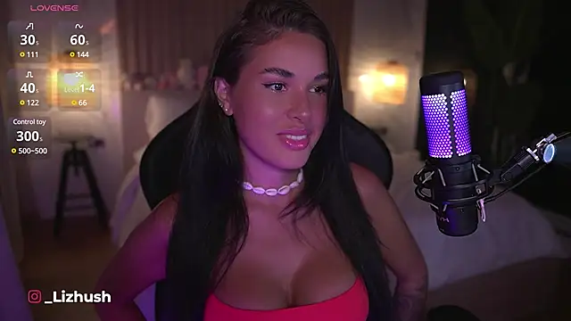 Snapshot of Lizhush_ chatting on January 6, 6:52 pm Lizhush online show from January 6, 6:52 pm