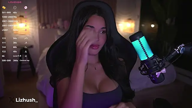 Snapshot of Lizhush_ chatting on February 18, 4:37 pm Lizhush online show from February 18, 4:37 pm