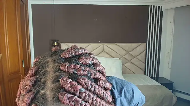 Raquel jones online show from February 9, 11:25 am