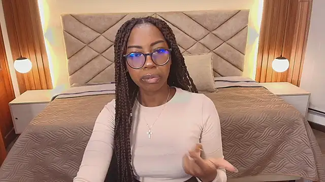 Snapshot of Raquel_jones chatting on April 20, 7:37 pm Raquel jones online show from April 20, 7:37 pm