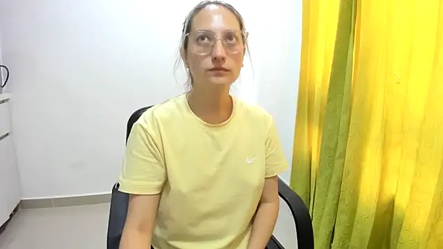 Adele johnsonn1 online show from December 14, 3:25 pm