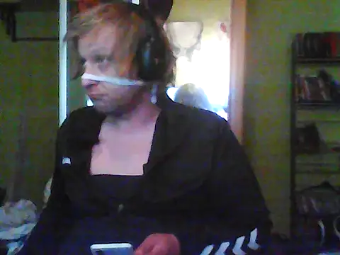Snapshot of Family666Zombie chatting on July 18, 2:38 am Family666Zombie online show from July 18, 2:38 am