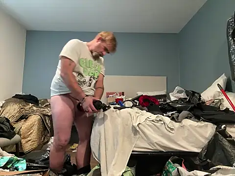 Snapshot of JakTRipr chatting on March 4, 6:29 pm JakTRipr online show from March 4, 6:29 pm