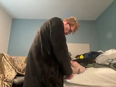 Snapshot of JakTRipr chatting on March 7, 7:49 pm JakTRipr online show from March 7, 7:49 pm