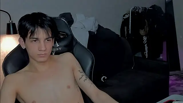 Snapshot of MarkBrowniii chatting on January 20, 6:21 am MarkBrowniii online show from January 20, 6:21 am