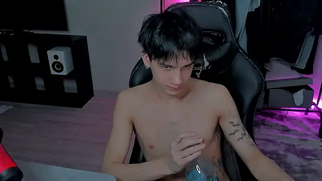 Snapshot of MarkBrowniii chatting on February 23, 11:25 pm MarkBrowniii online show from February 23, 11:25 pm