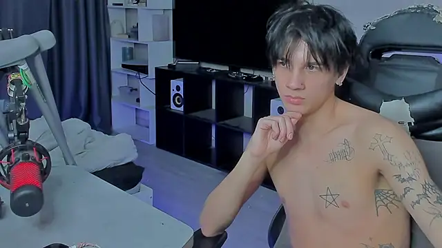 Snapshot of MarkBrowniii chatting on October 3, 9:45 pm MarkBrowniii online show from October 3, 9:45 pm