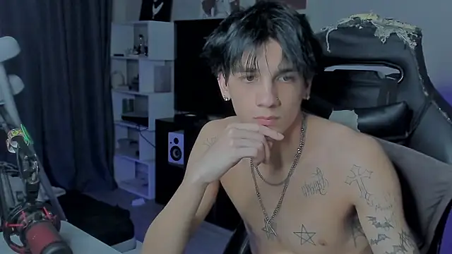 Snapshot of MarkBrowniii chatting on October 12, 8:30 pm MarkBrowniii online show from October 12, 8:30 pm