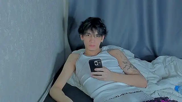 Snapshot of MarkBrowniii chatting on November 13, 10:52 pm MarkBrowniii online show from November 13, 10:52 pm