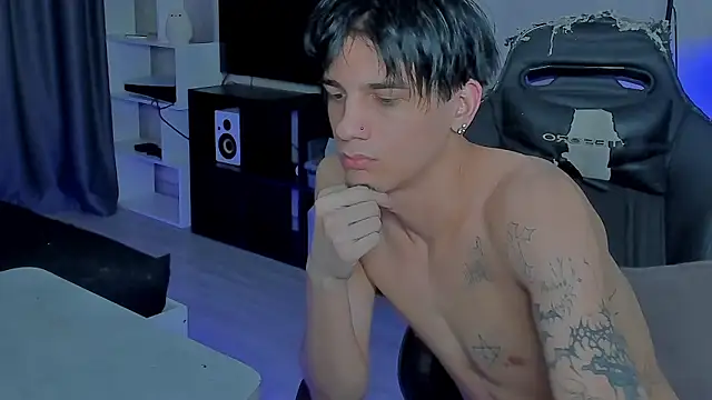 Snapshot of MarkBrowniii chatting on December 17, 1:50 pm MarkBrowniii online show from December 17, 1:50 pm