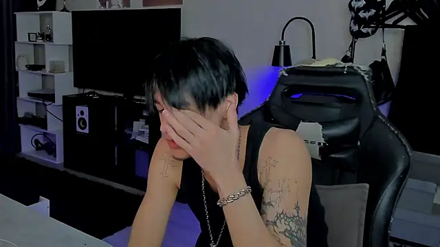 Snapshot of MarkBrowniii chatting on February 3, 9:09 pm MarkBrowniii online show from February 3, 9:09 pm