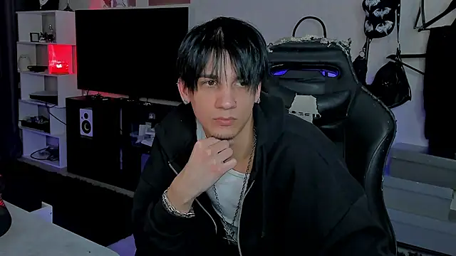 Snapshot of MarkBrowniii chatting on February 5, 1:05 pm MarkBrowniii online show from February 5, 1:05 pm