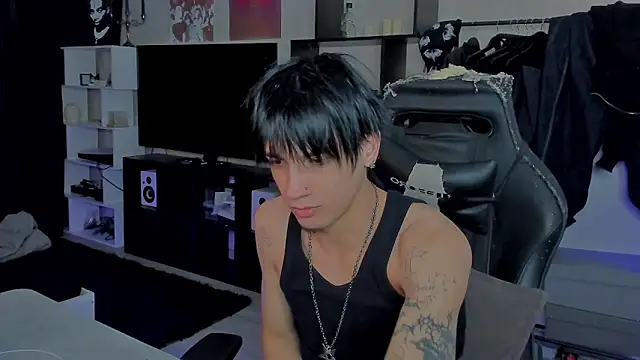 Snapshot of MarkBrowniii chatting on February 13, 8:05 pm MarkBrowniii online show from February 13, 8:05 pm