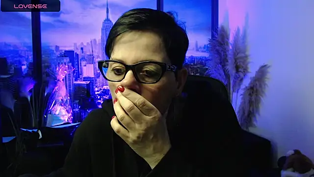 ninarandmann online show from April 10, 2:44 pm