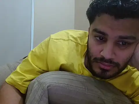 Snapshot of robintoit chatting on January 19, 4:49 am robintoit online show from January 19, 4:49 am